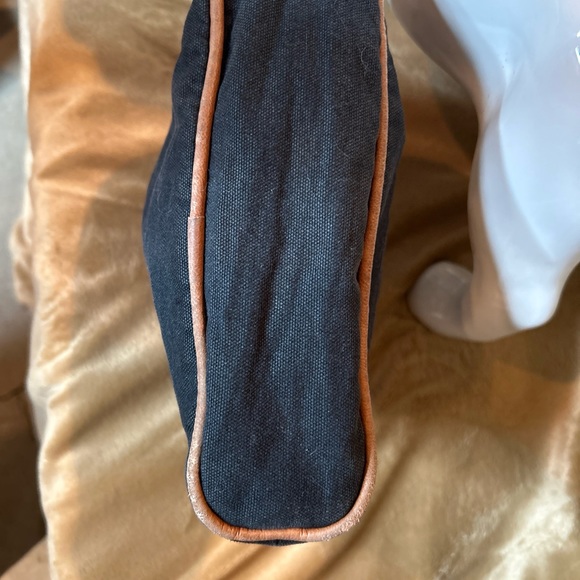 Authentic Hermes makeup pouch!! Used but still has a long life left! - Picture 6 of 8